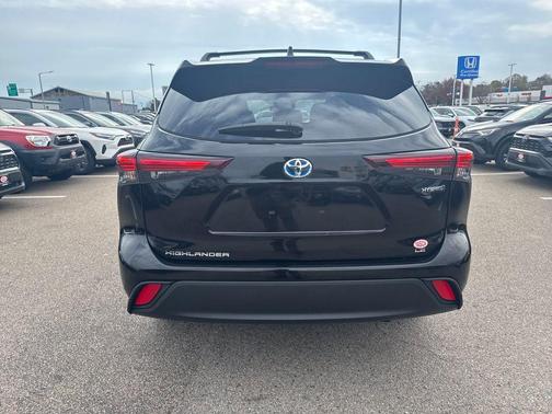 2024 Toyota Highlander Hybrid LE