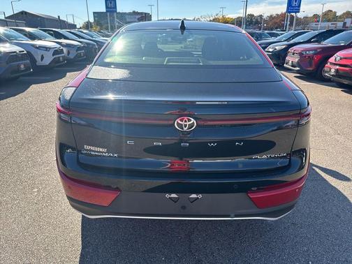 2024 Toyota Crown Platinum