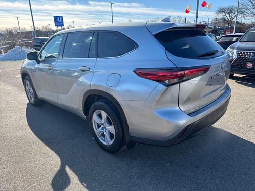 2021 Toyota Highlander LE