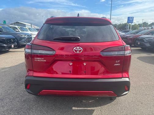 2026 Toyota Corolla Cross LE