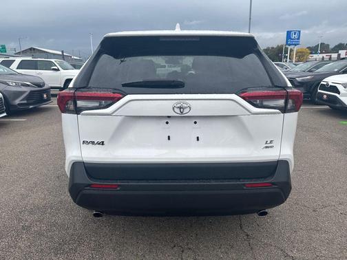 2025 Toyota RAV4 LE