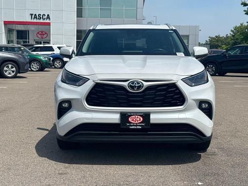 Wind Chill Pearl 2025 Toyota Highlander Hybrid XLE