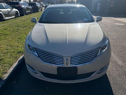 2016 Lincoln MKZ Base