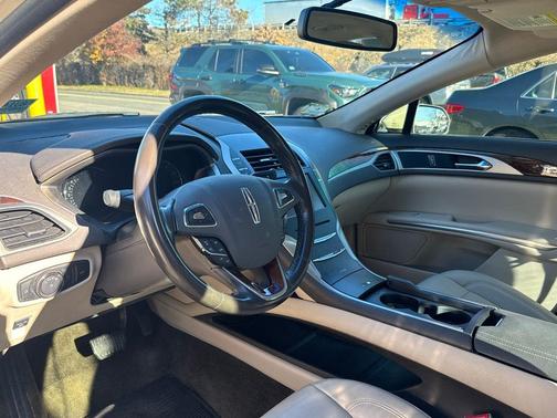 2016 Lincoln MKZ Base