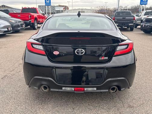 2024 Toyota GR86 Premium