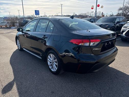 2025 Toyota Corolla Hybrid LE