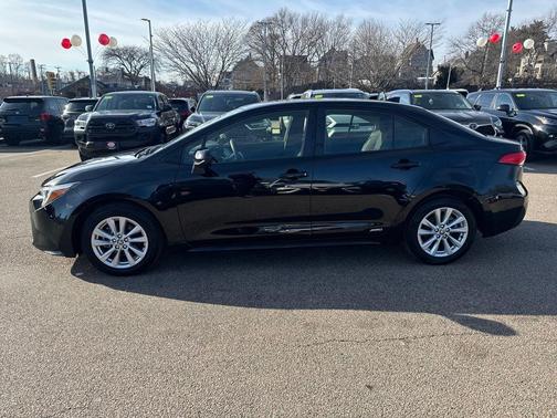 2025 Toyota Corolla Hybrid LE