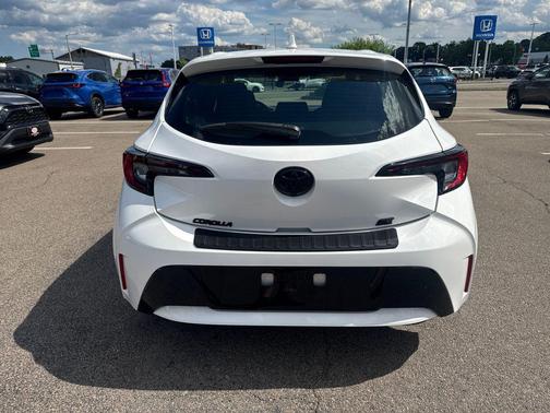Ice Cap 2023 Toyota Corolla SE