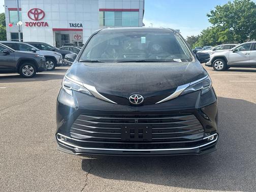 Midnight Black Metallic 2026 Toyota Sienna Platinum
