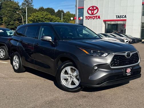 2022 Toyota Highlander LE