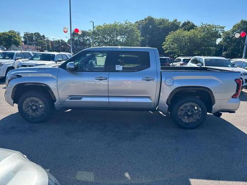 2025 Toyota Tundra Hybrid Platinum
