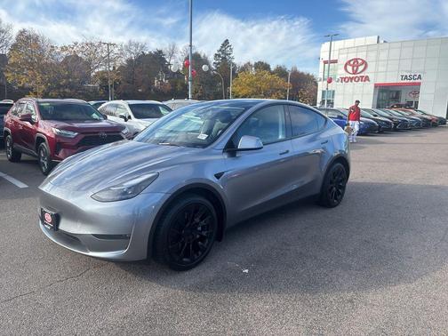 2025 Tesla Model Y Long Range Dual Motor All-Wheel Drive
