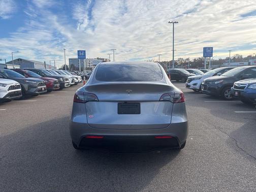 2025 Tesla Model Y Long Range Dual Motor All-Wheel Drive