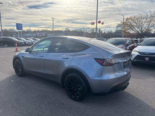 2025 Tesla Model Y Long Range Dual Motor All-Wheel Drive