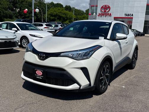 Blizzard Pearl 2020 Toyota C-HR XLE