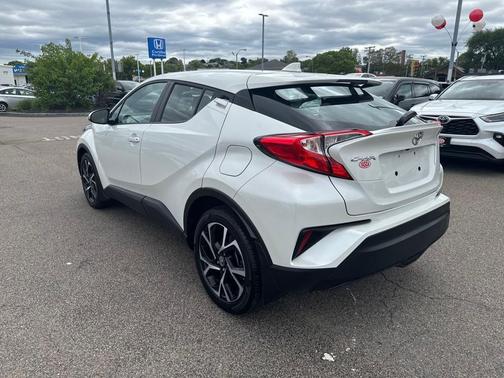 Blizzard Pearl 2020 Toyota C-HR XLE
