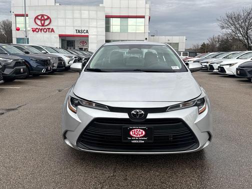Classic Silver Metallic 2025 Toyota Corolla LE
