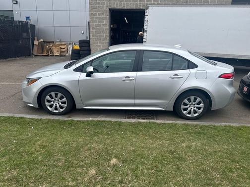 Classic Silver Metallic 2025 Toyota Corolla LE