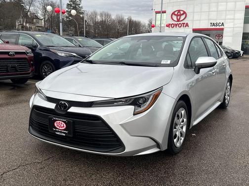 Classic Silver Metallic 2025 Toyota Corolla LE
