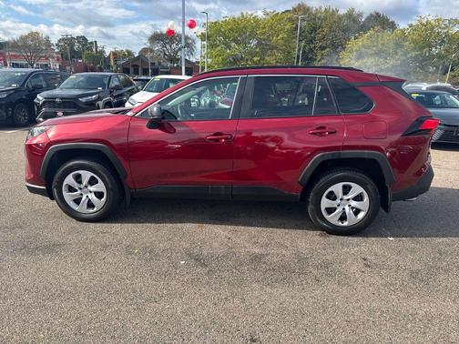2020 Toyota RAV4 LE