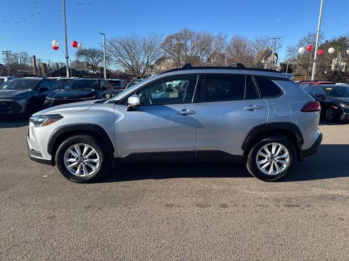 2024 Toyota Corolla Cross LE