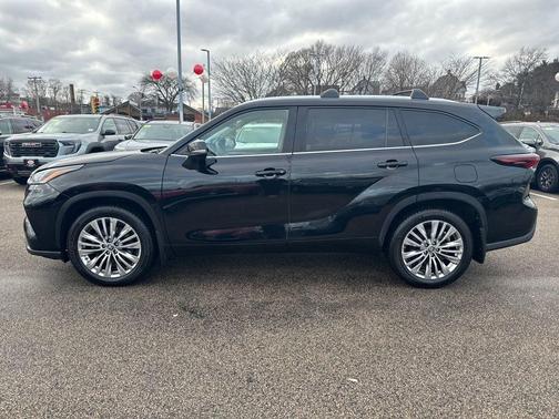 2024 Toyota Highlander Platinum