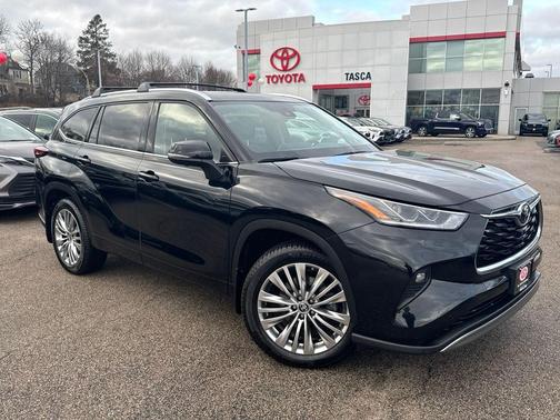 2024 Toyota Highlander Platinum