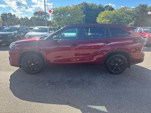 2024 Toyota Highlander Hybrid XLE