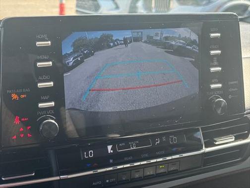 2022 Toyota Sienna LE