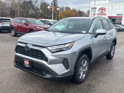 2022 Toyota RAV4 Hybrid XLE