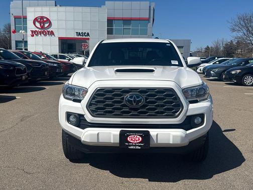Super White 2021 Toyota Tacoma TRD Sport