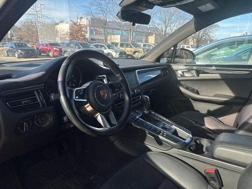2019 Porsche Macan Base