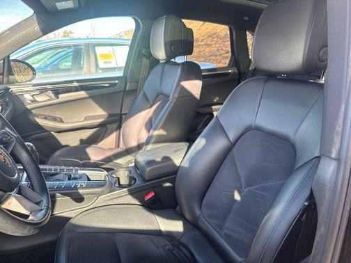 2019 Porsche Macan Base