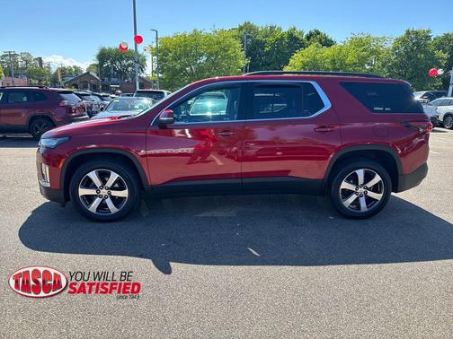 Radiant Red Tintcoat 2023 Chevrolet Traverse LT Leather