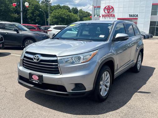 Silver Sky Metallic 2016 Toyota Highlander LE