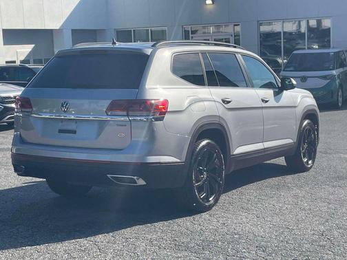 2023 Volkswagen Atlas 2.0T SE w/Technology 4MOTION