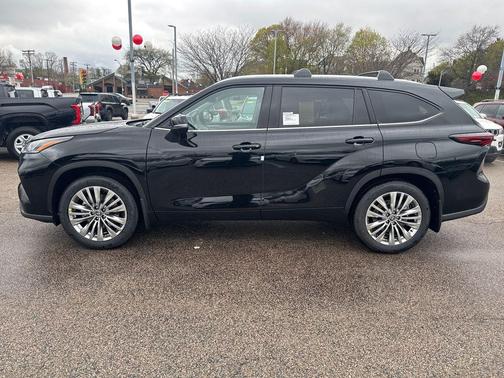 Midnight Black Metallic 2026 Toyota Highlander Platinum