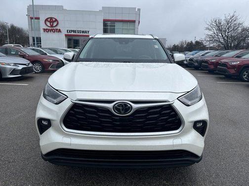 Blizzard Pearl 2021 Toyota Highlander XLE