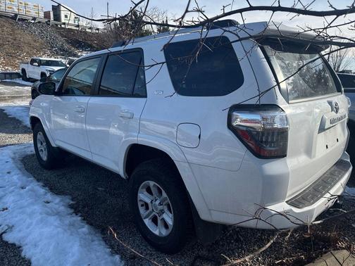 2024 Toyota 4Runner SR5