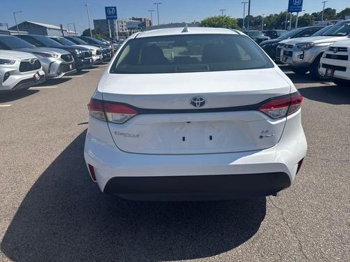 2025 Toyota Corolla Hybrid LE