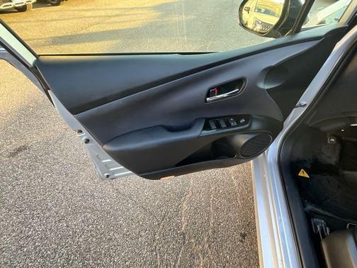 2019 Toyota Prius LE