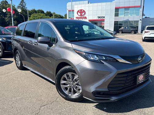 2024 Toyota Sienna LE
