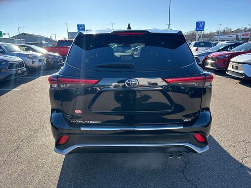 2023 Toyota Highlander XSE