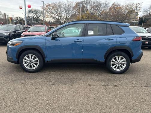 2026 Toyota Corolla Cross LE