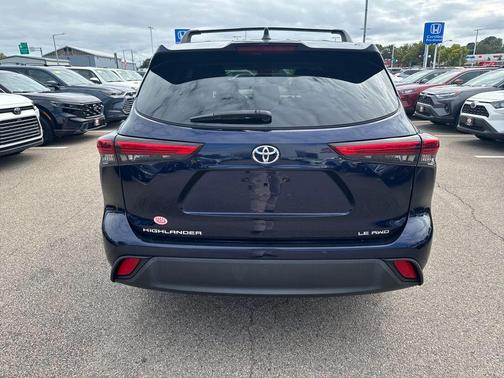 2022 Toyota Highlander LE