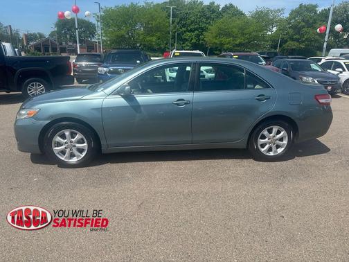 Aloe Green Metallic 2011 Toyota Camry LE
