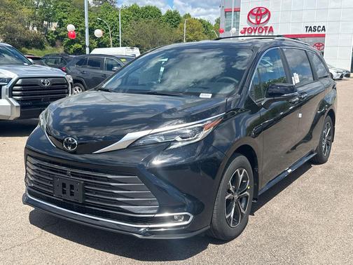 Midnight Black Metallic 2026 Toyota Sienna Platinum