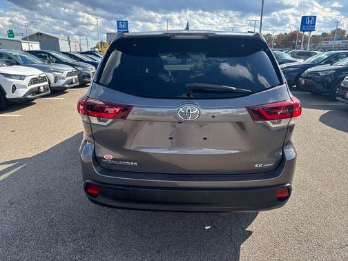 2019 Toyota Highlander SE