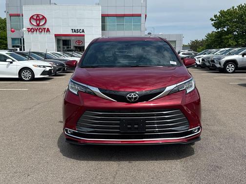 Ruby Flare Pearl 2026 Toyota Sienna Limited