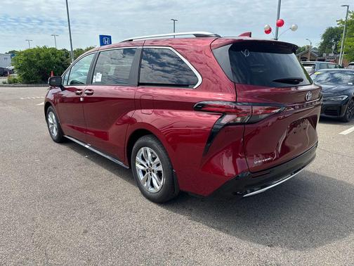 Ruby Flare Pearl 2026 Toyota Sienna Limited